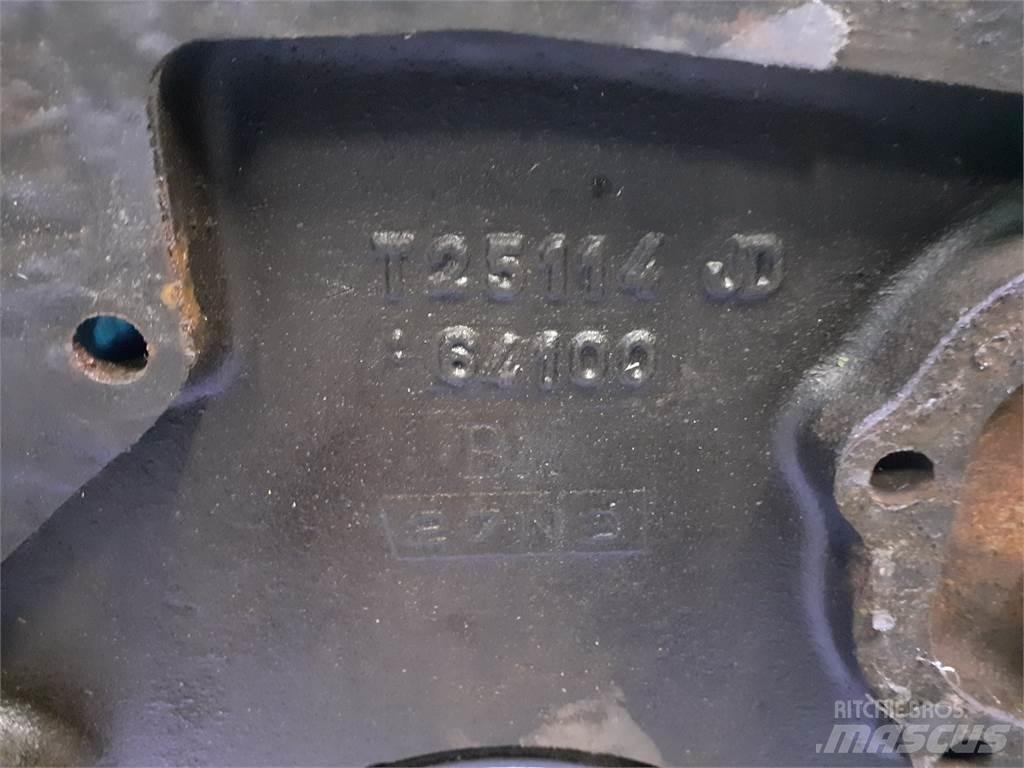 John Deere 935 Motorji
