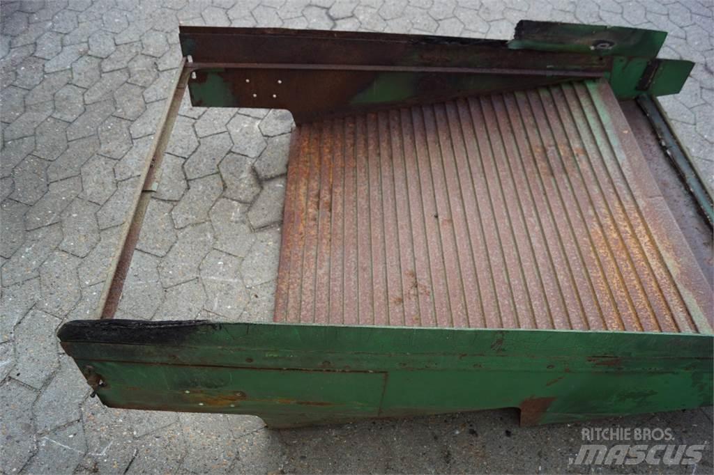 John Deere 952 Trosilci peska in soli