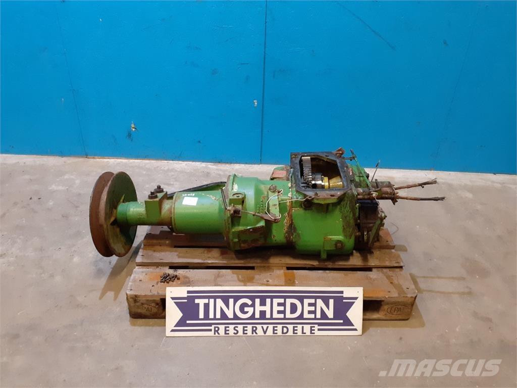 John Deere 955 Menjalnik