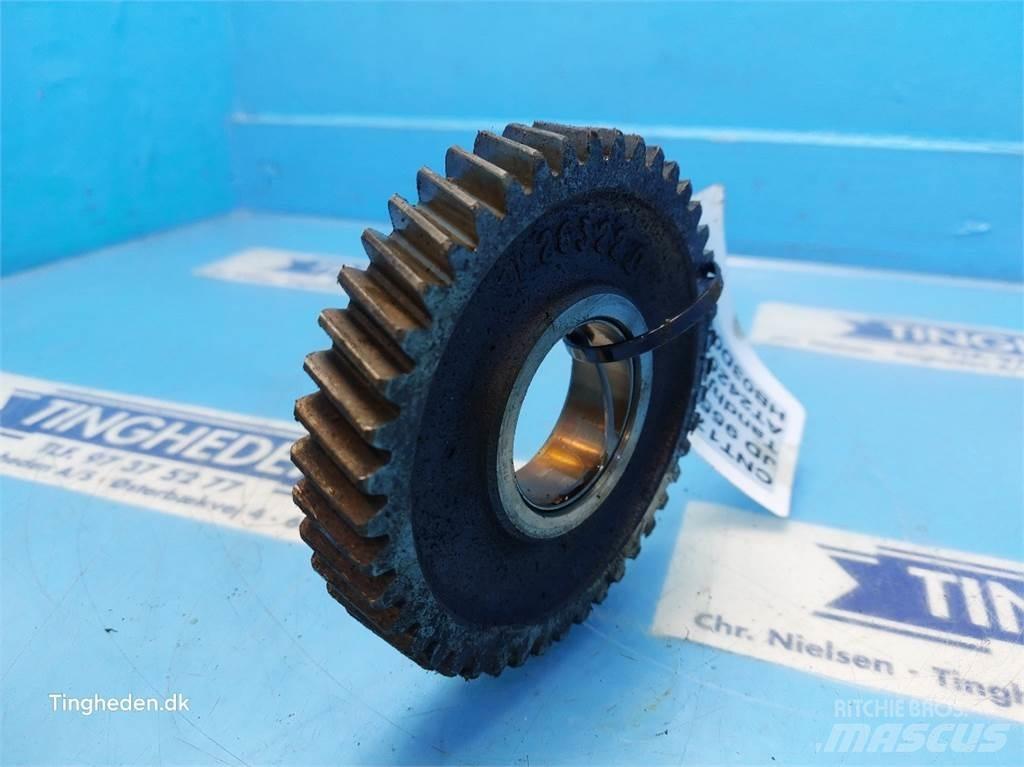 John Deere 955 Motorji