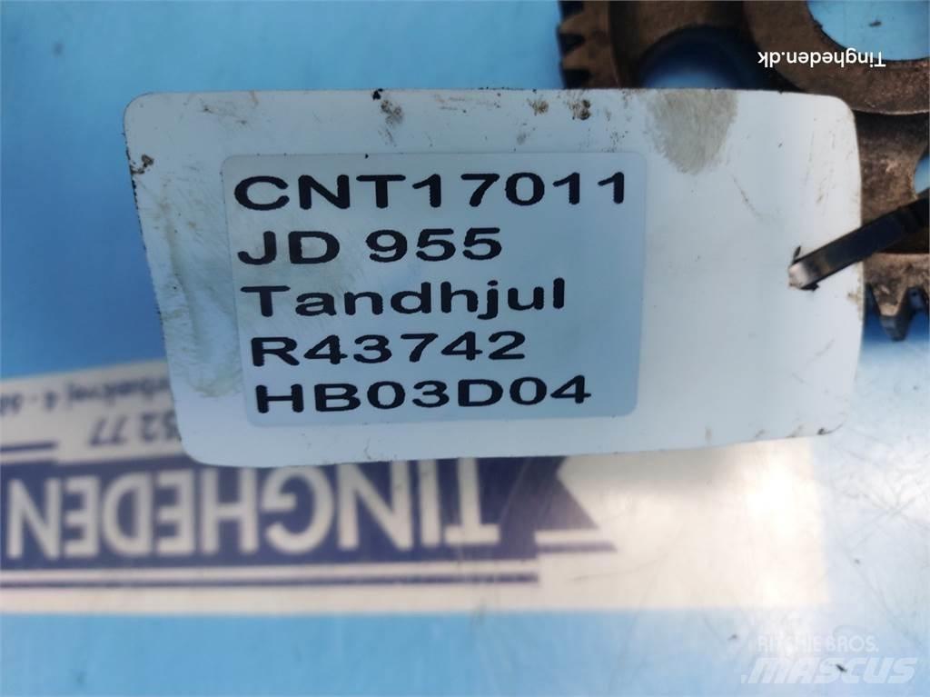 John Deere 955 Motorji