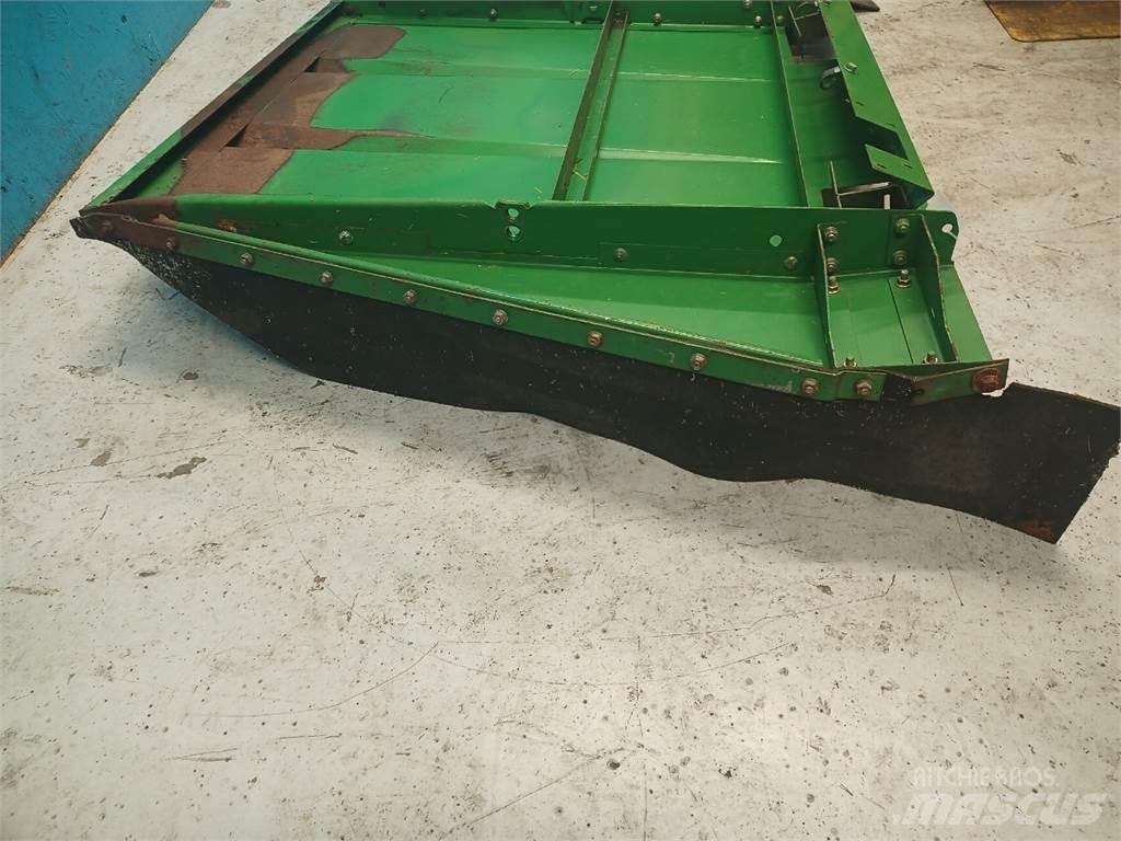 John Deere CTS Trosilci peska in soli