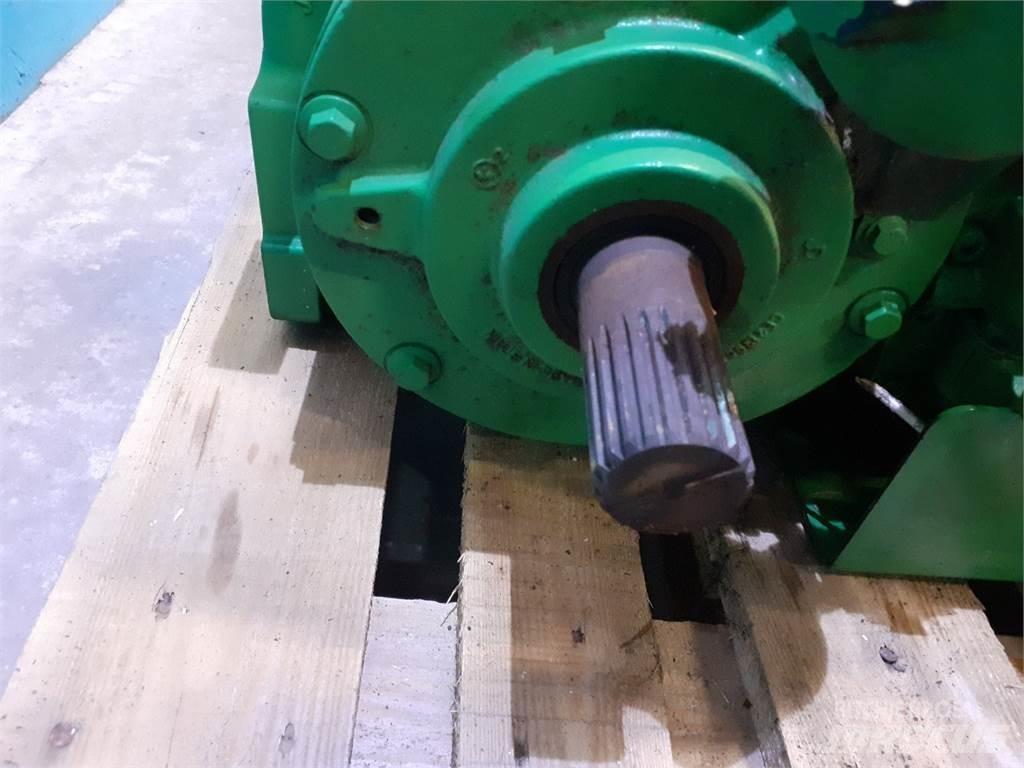 John Deere S670 Menjalnik