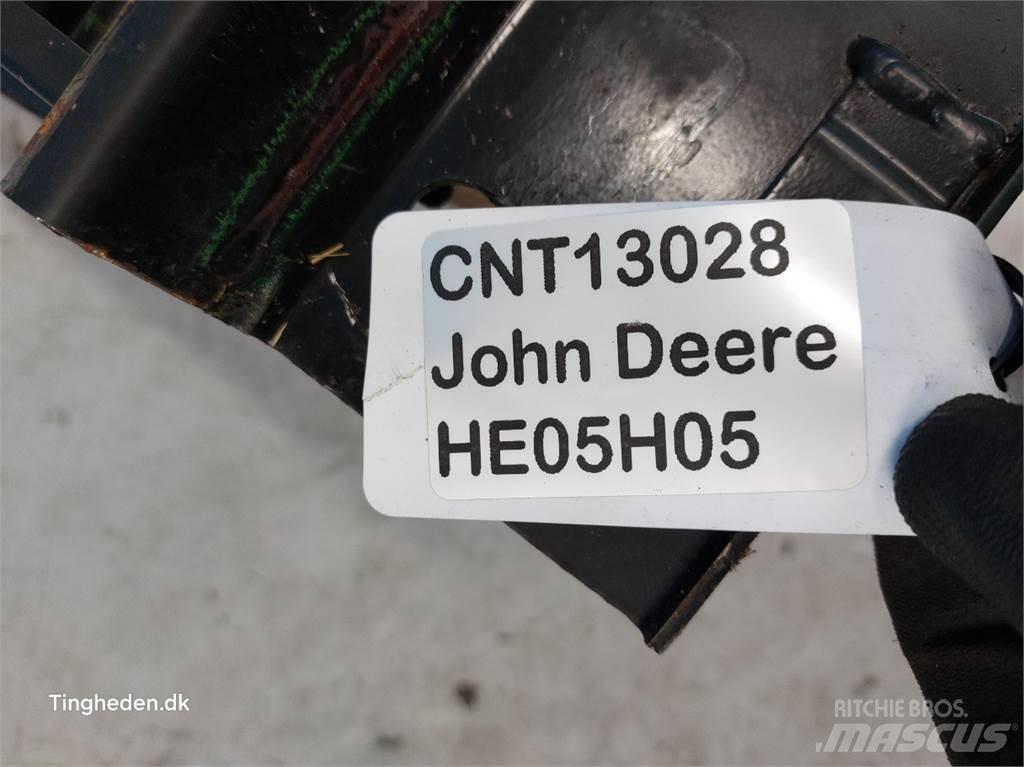 John Deere S670 Trosilci peska in soli