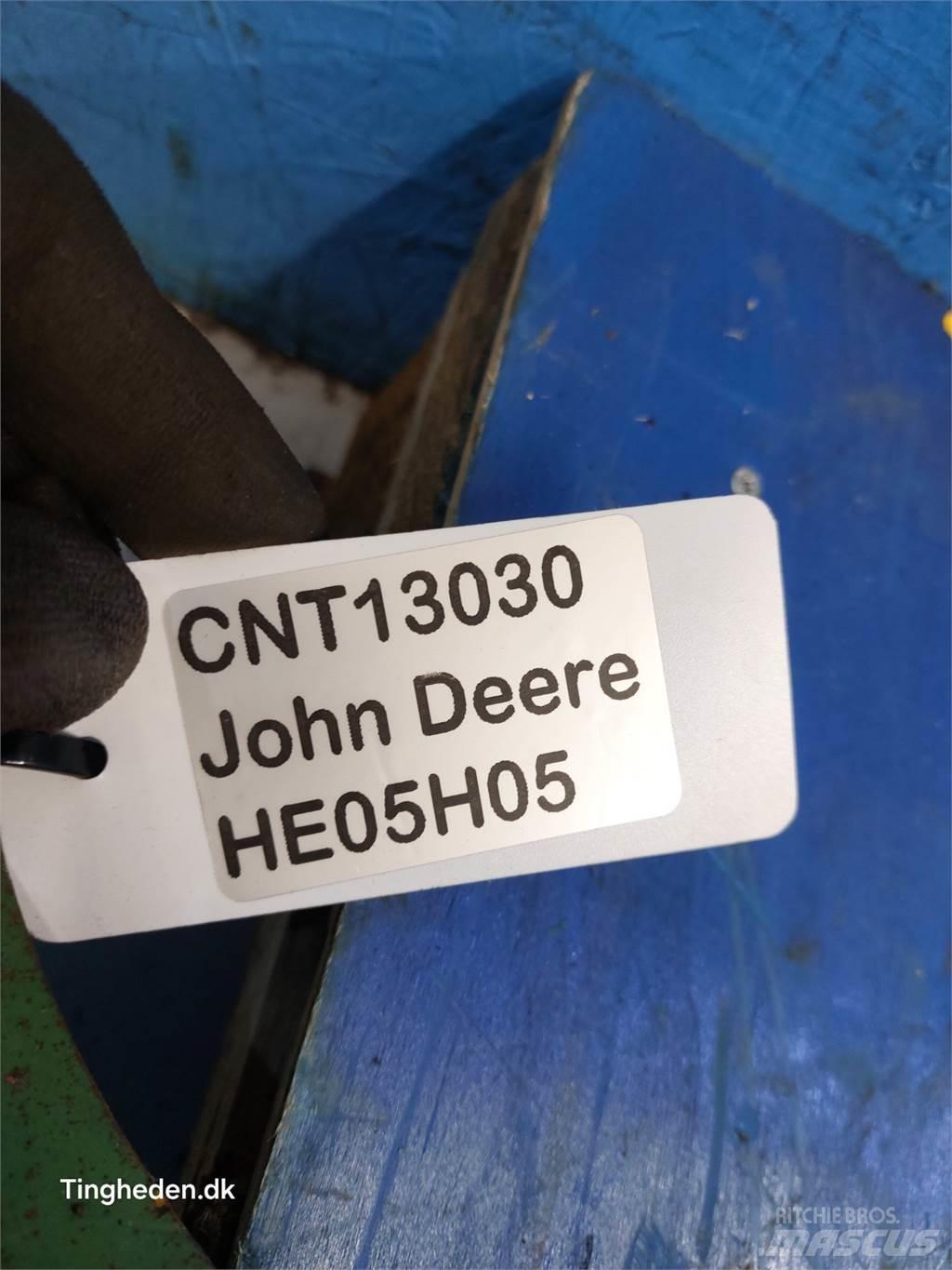 John Deere S670 Trosilci peska in soli