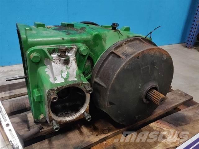 John Deere T670 Menjalnik