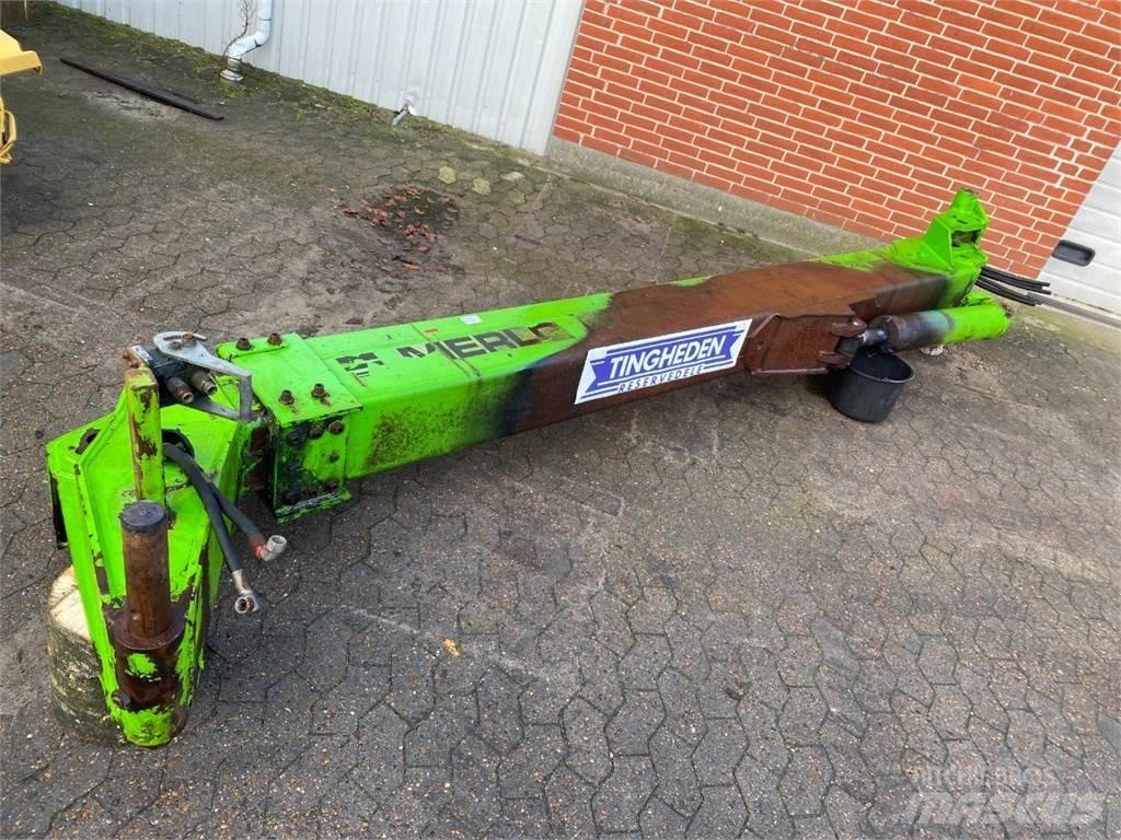 Merlo 28.7 Boom in dipper roke