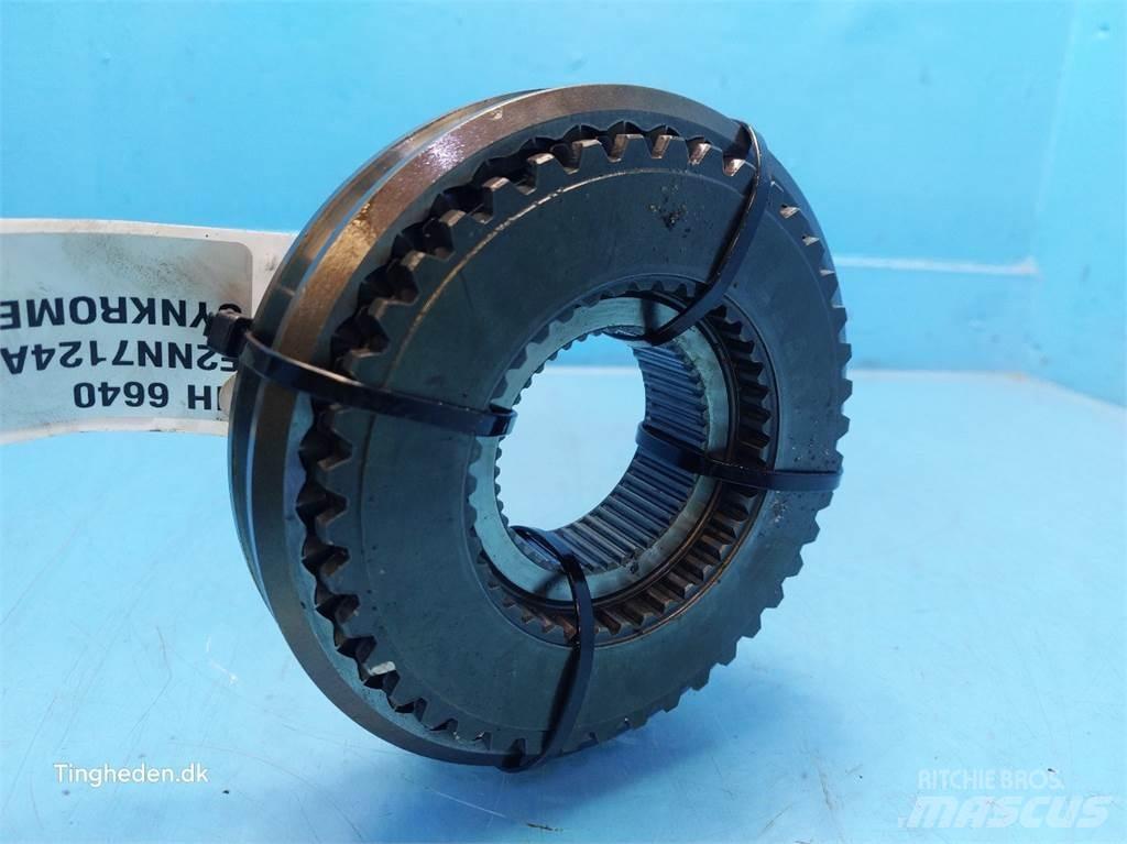 New Holland 6640 Menjalnik