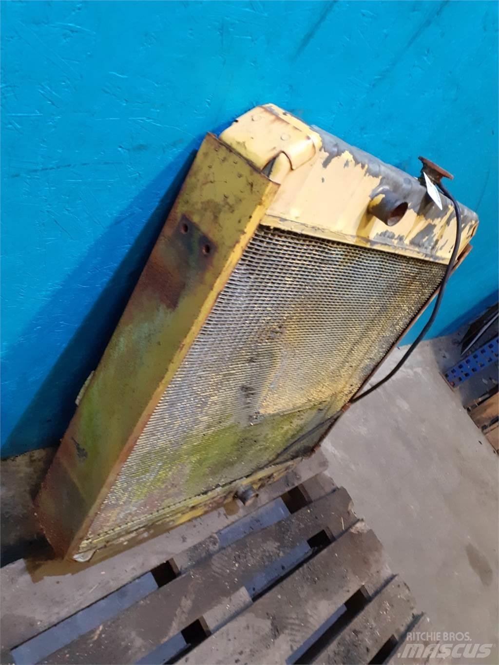 New Holland 8055 Radiatorji