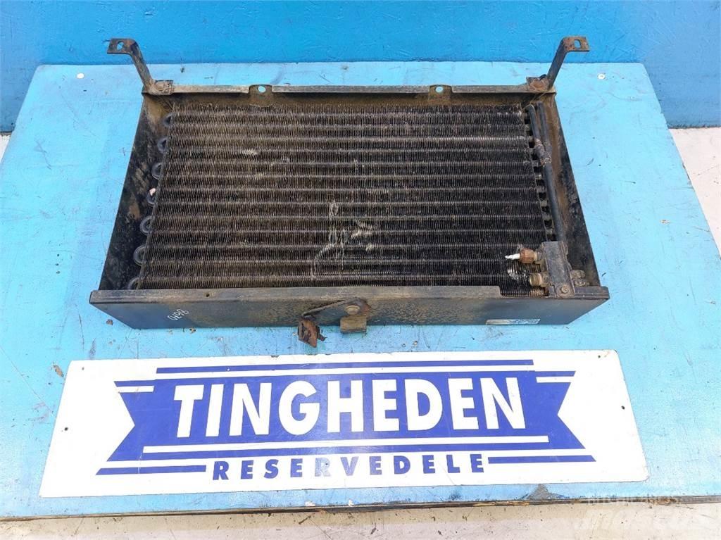 New Holland 8670 Radiatorji
