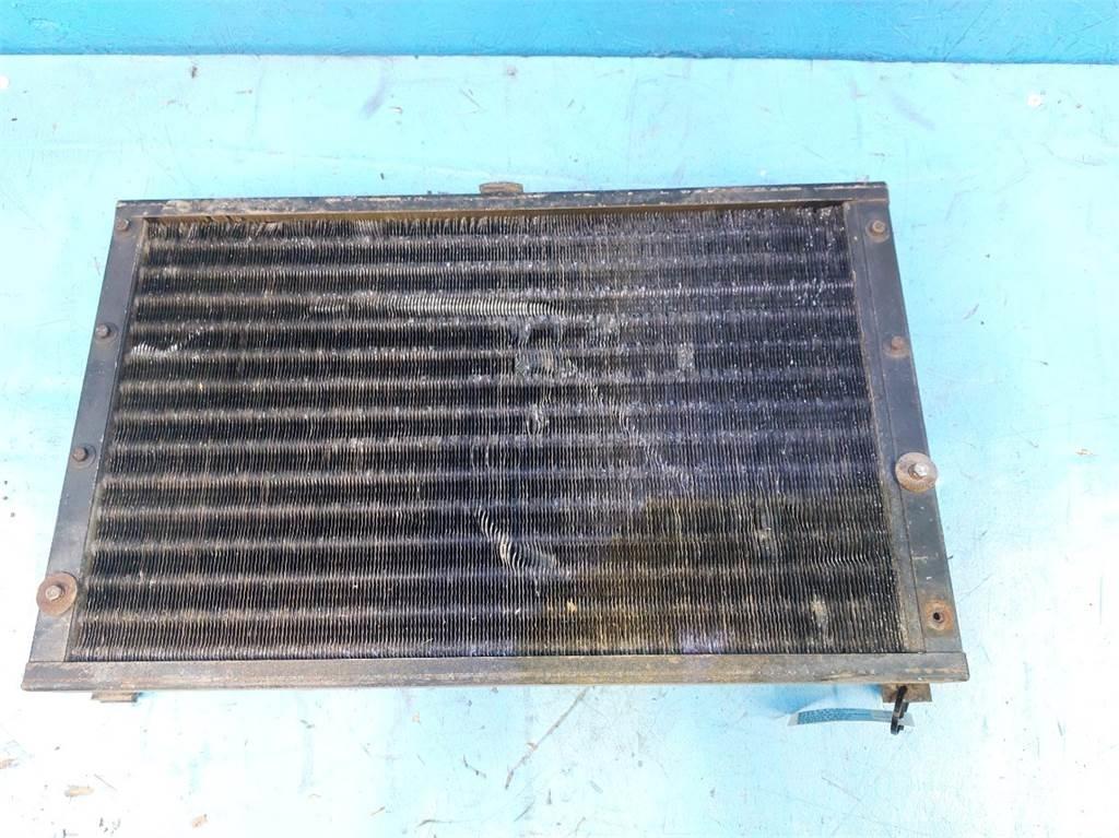 New Holland 8670 Radiatorji