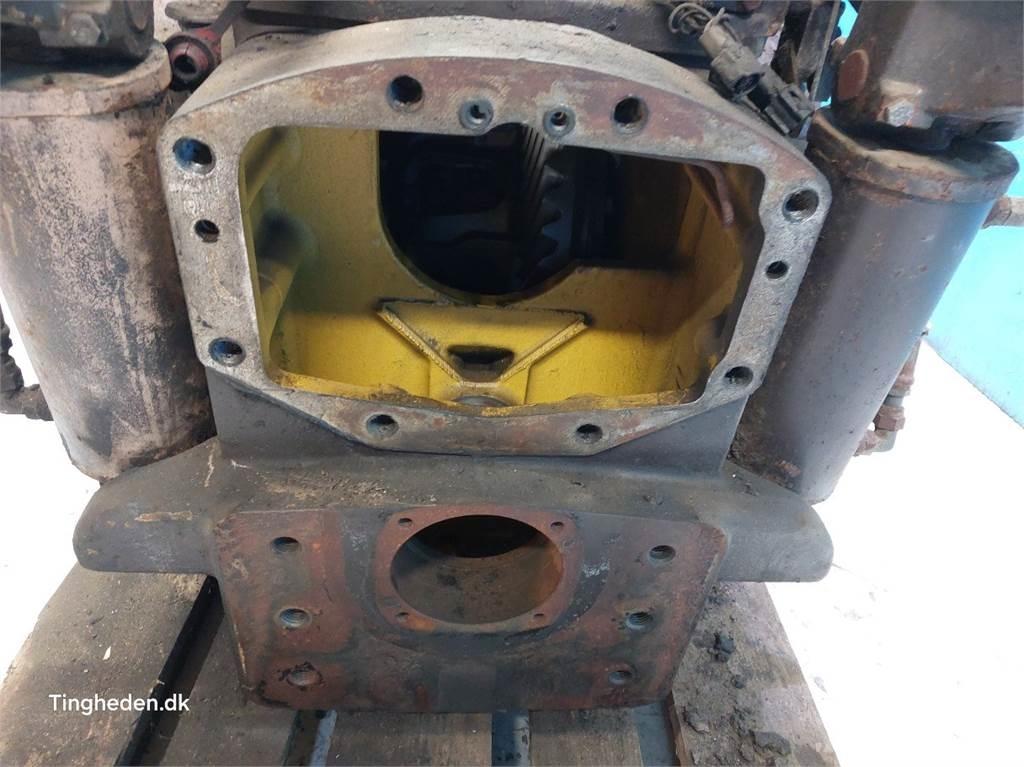 New Holland G190 Menjalnik