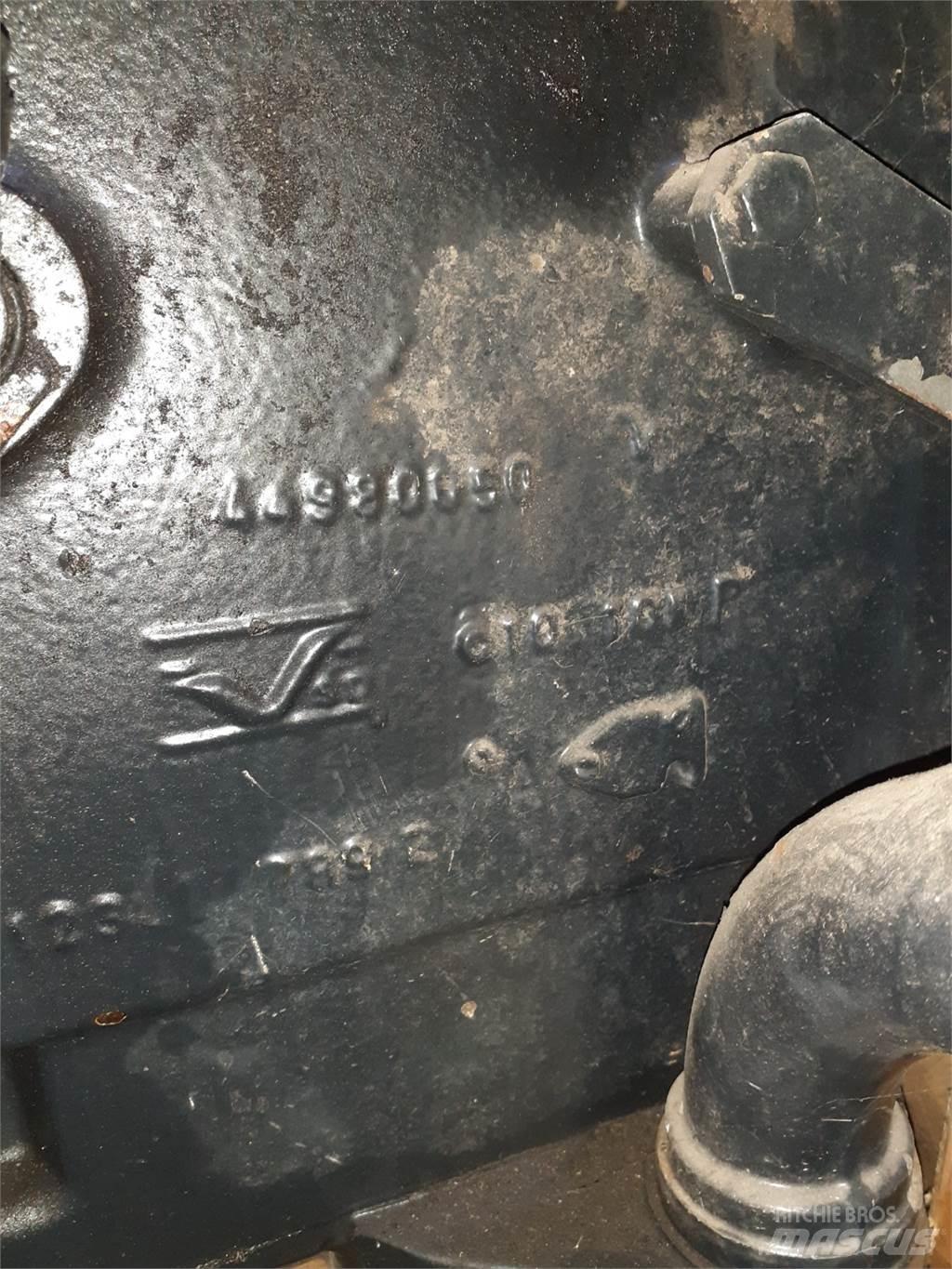 New Holland L85 Menjalnik