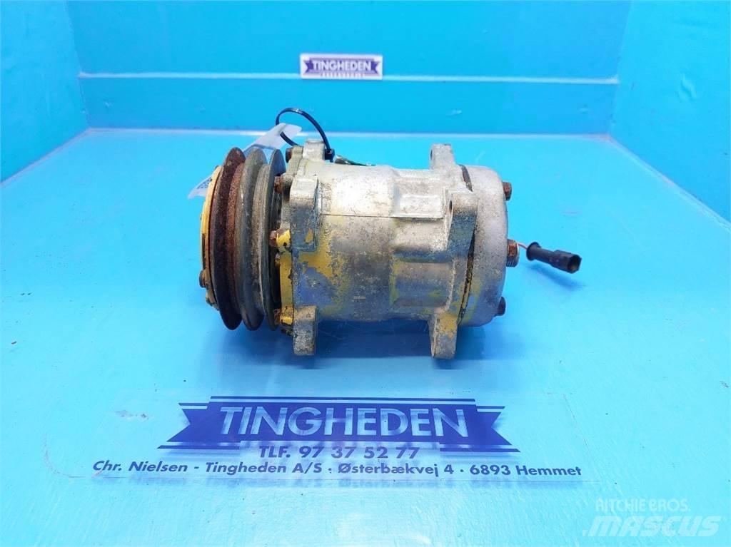 New Holland TX65 Radiatorji