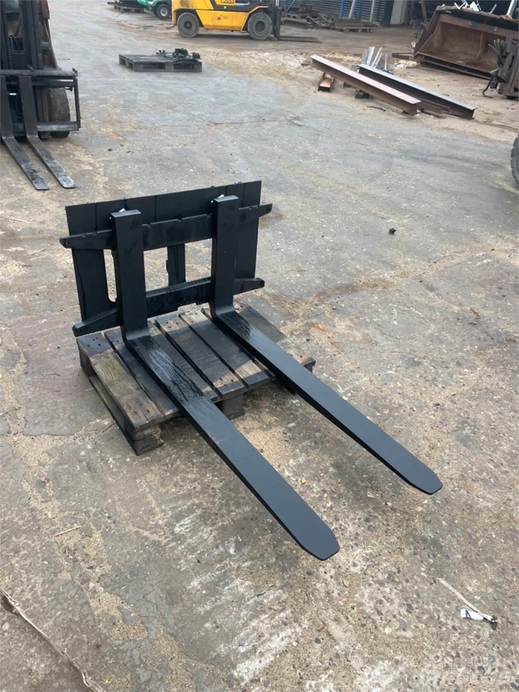 Thaler 2500kg Mini nakladalci