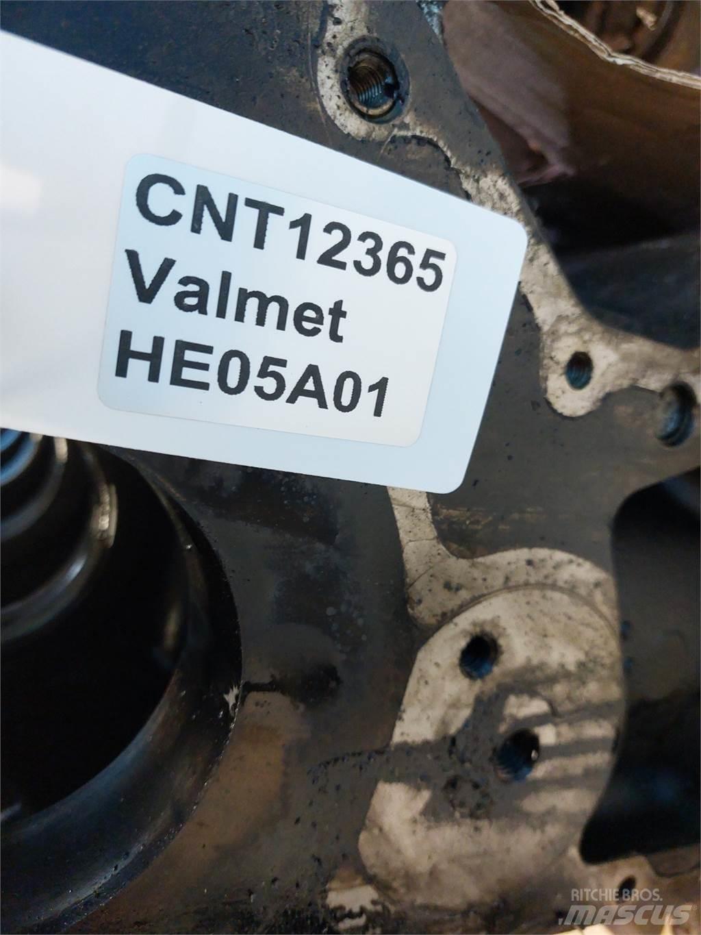 Valtra S280 Motorji