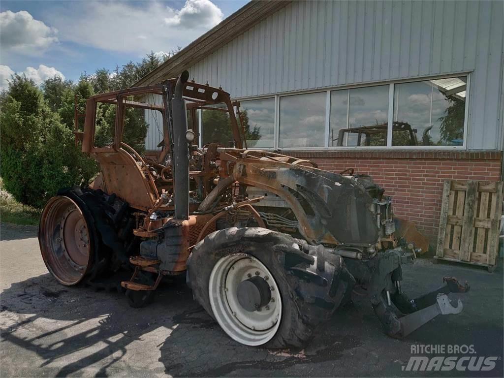 Valtra T213 Traktorji