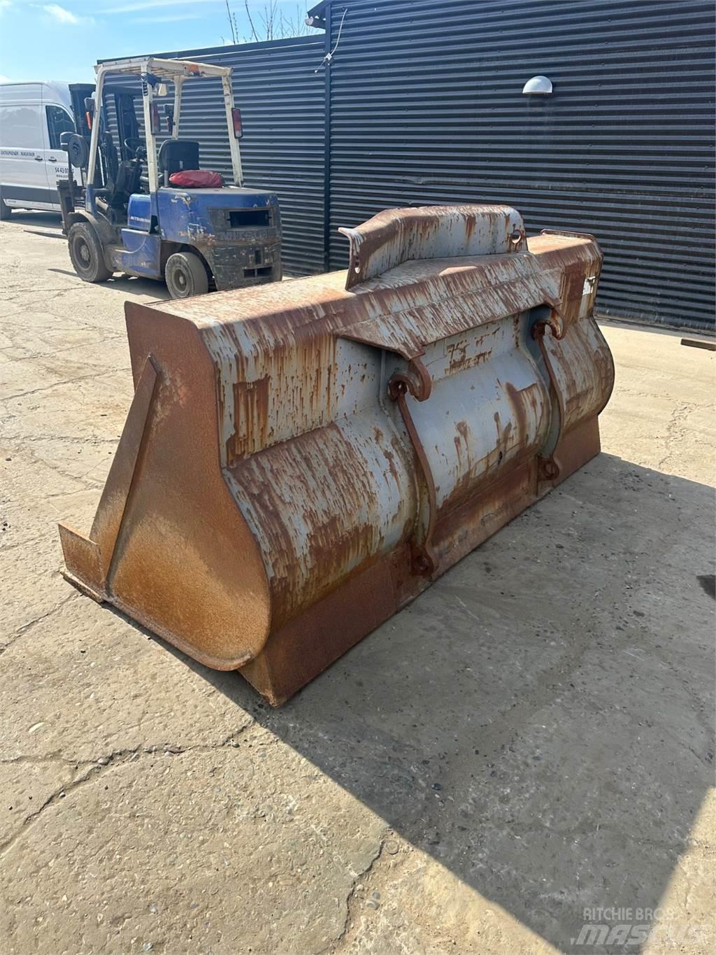 Volvo 2500mm Deske / noži