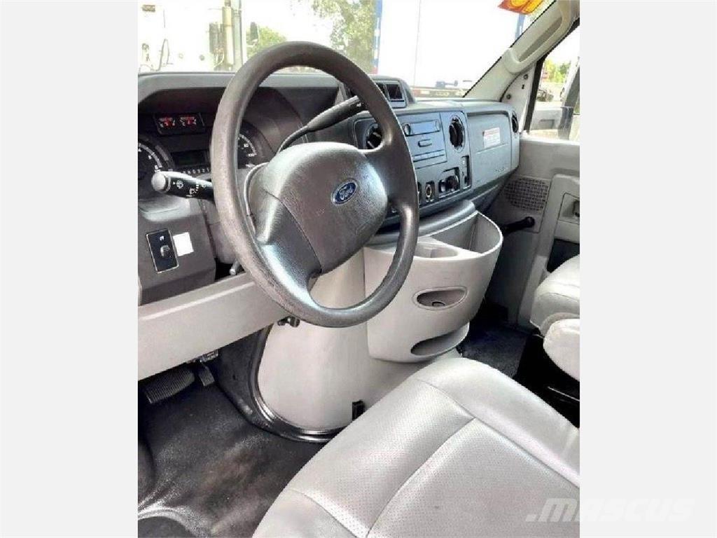 Ford E-350 Tovornjaki zabojniki