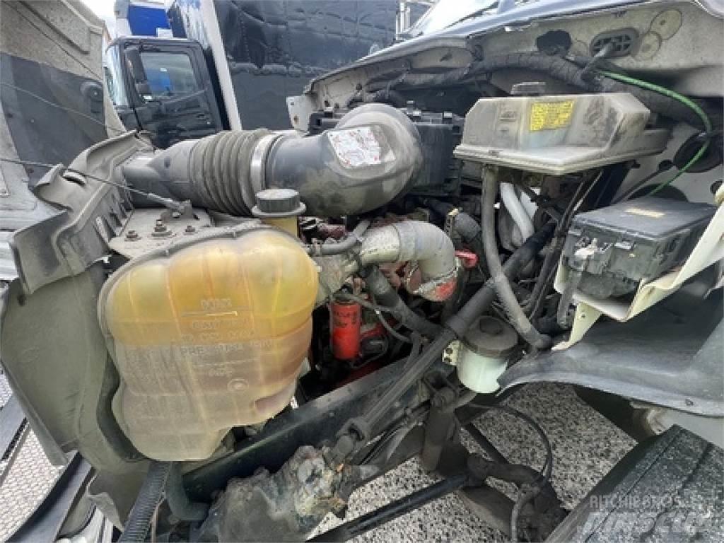Ford F750 Tovornjaki za prevoz pijač