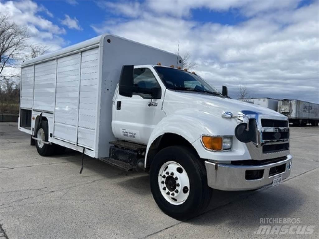 Ford F750 Tovornjaki za prevoz pijač