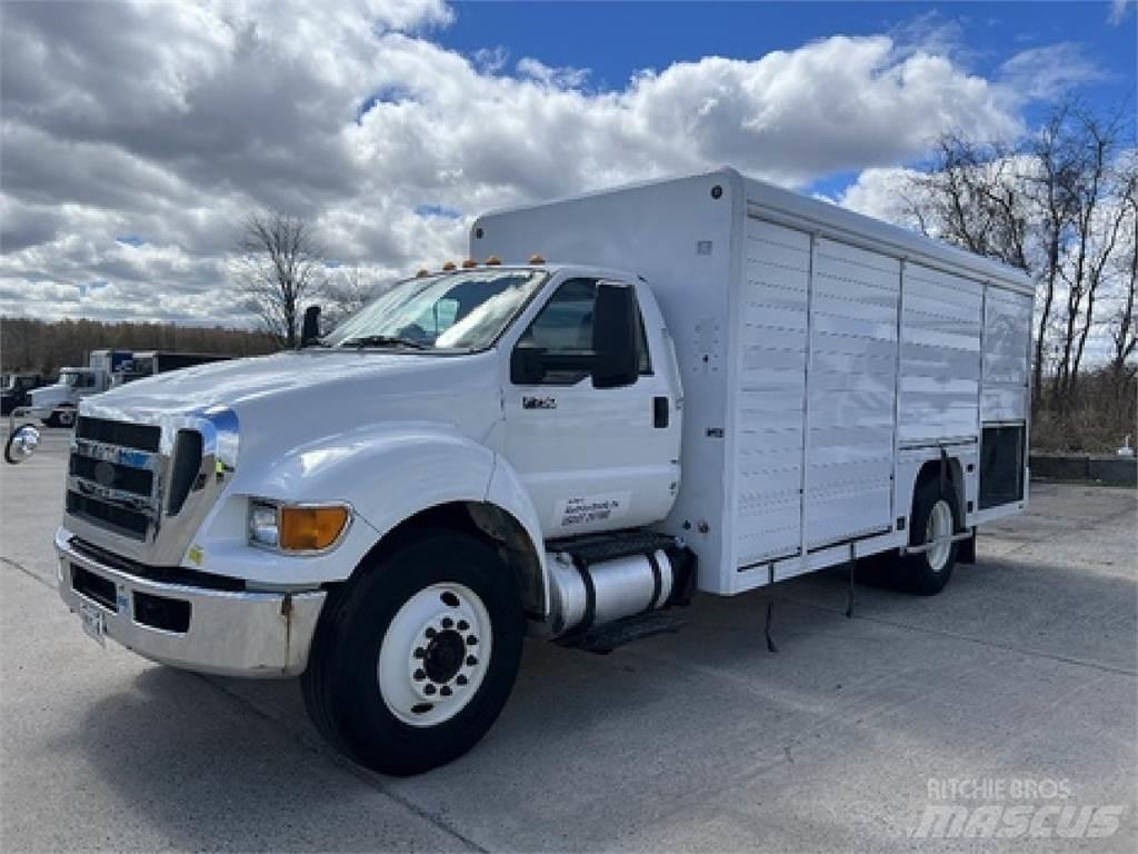 Ford F750 Tovornjaki za prevoz pijač
