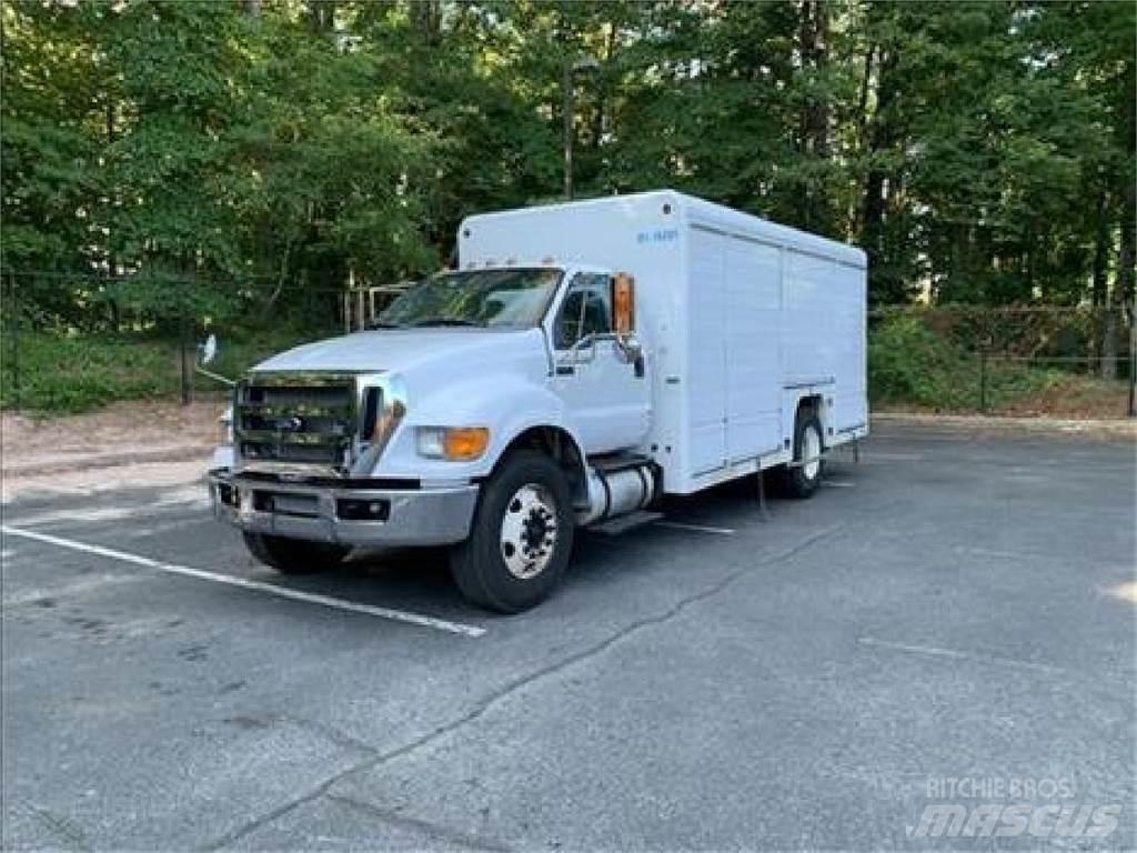 Ford F750 Tovornjaki za prevoz pijač