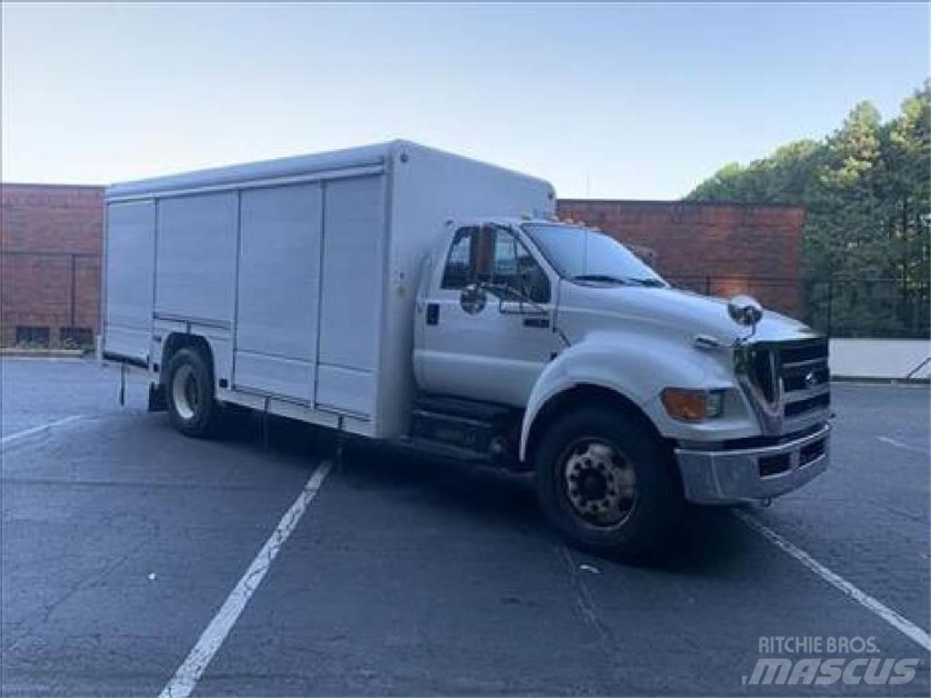 Ford F750 Tovornjaki za prevoz pijač