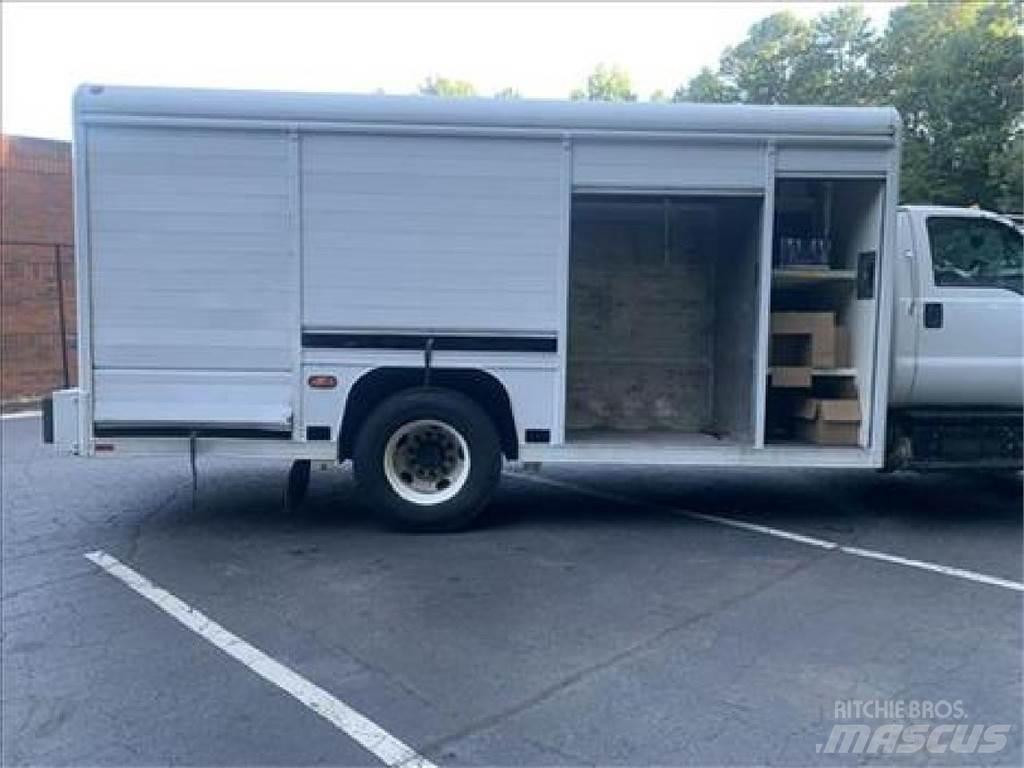 Ford F750 Tovornjaki za prevoz pijač