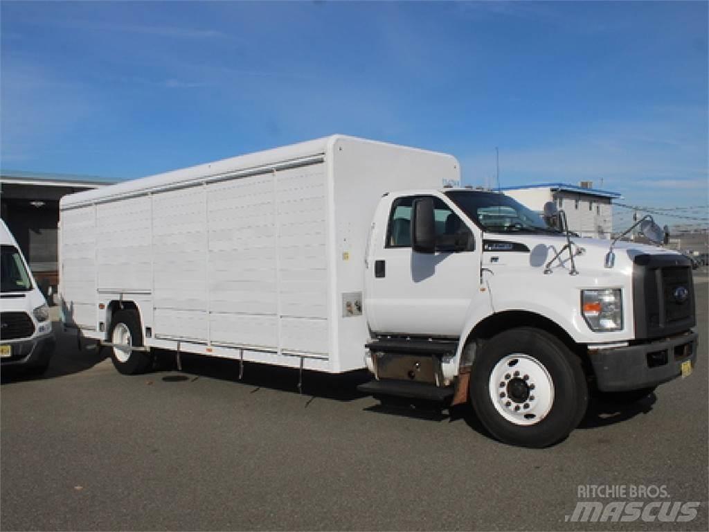 Ford F750 Tovornjaki za prevoz pijač