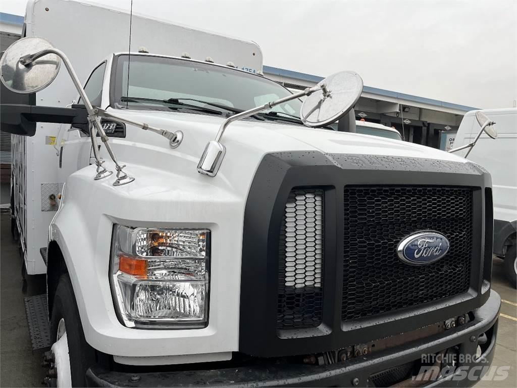 Ford F750 Tovornjaki za prevoz pijač