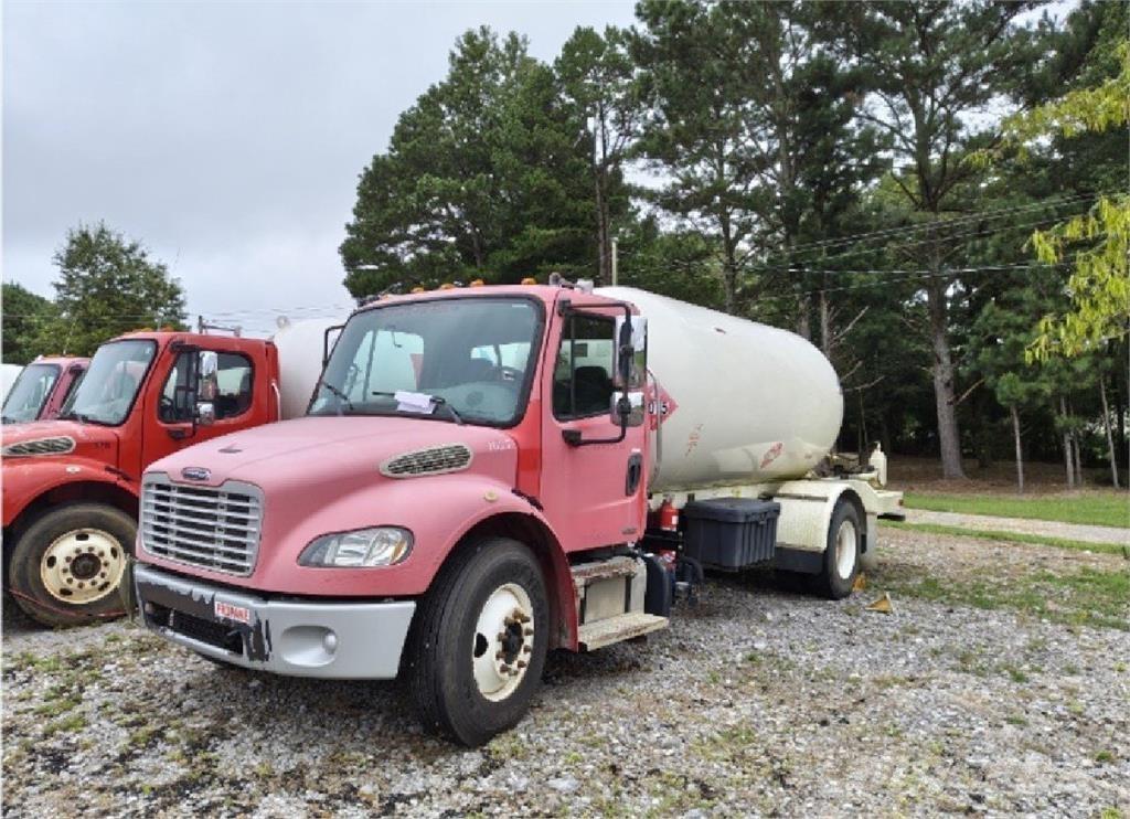 Freightliner M2 Drugi tovornjaki