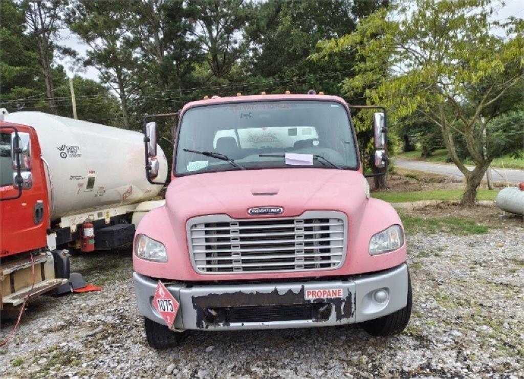Freightliner M2 Drugi tovornjaki