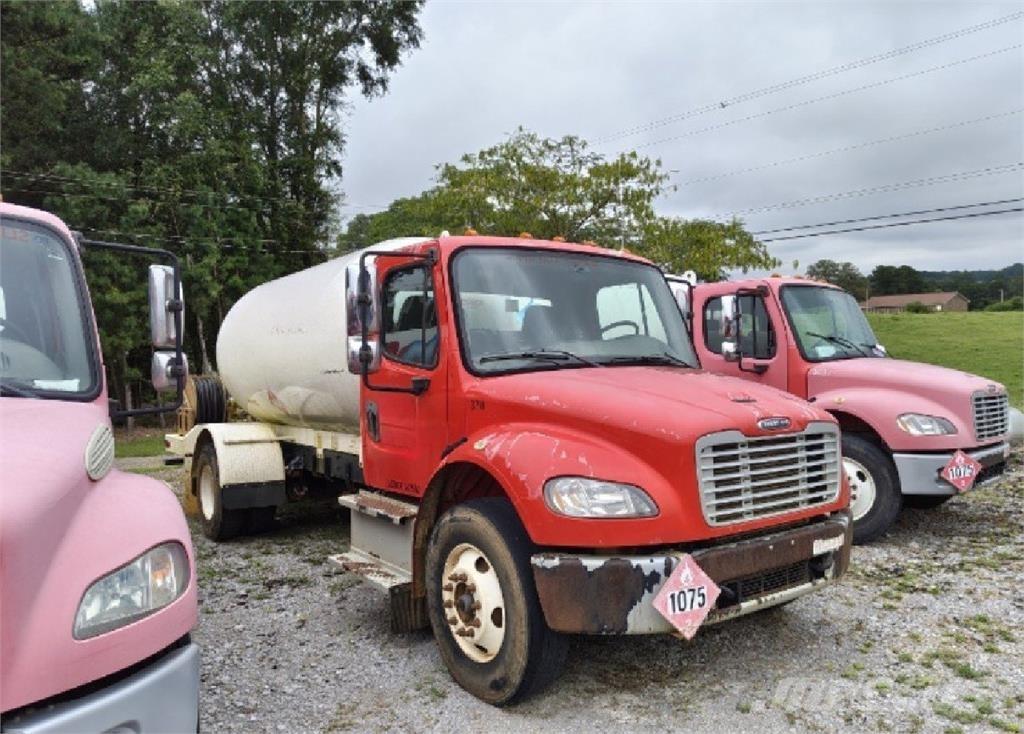 Freightliner M2 Drugi tovornjaki