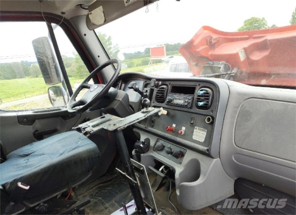 Freightliner M2 Drugi tovornjaki