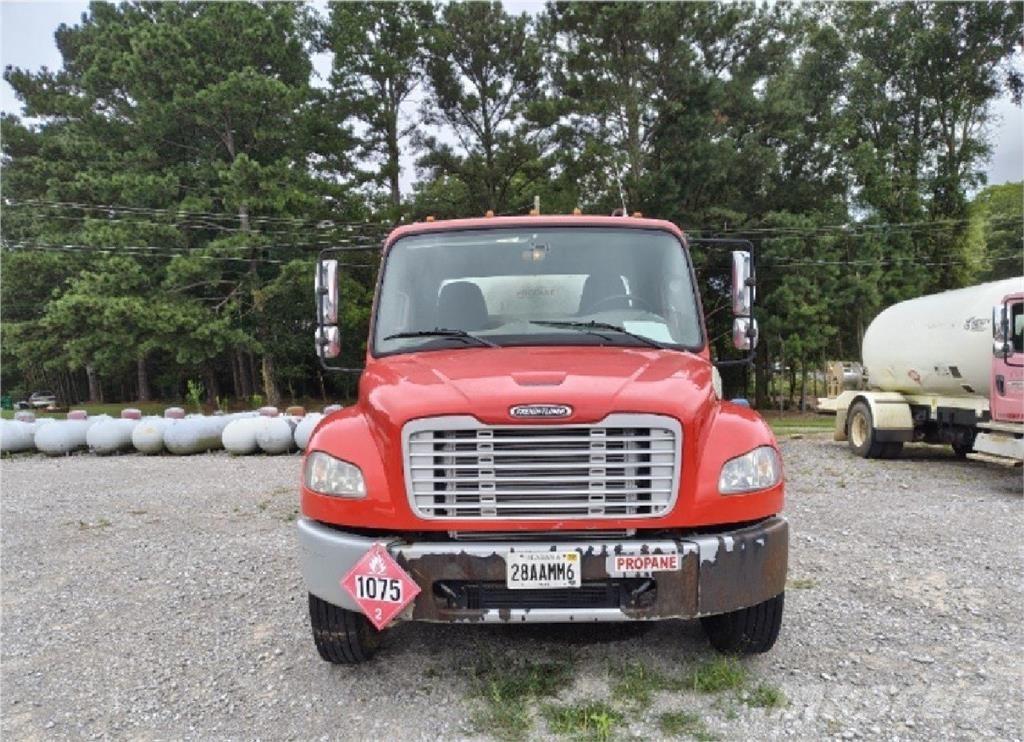 Freightliner M2 Drugi tovornjaki