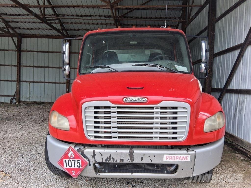 Freightliner M2 Drugi tovornjaki