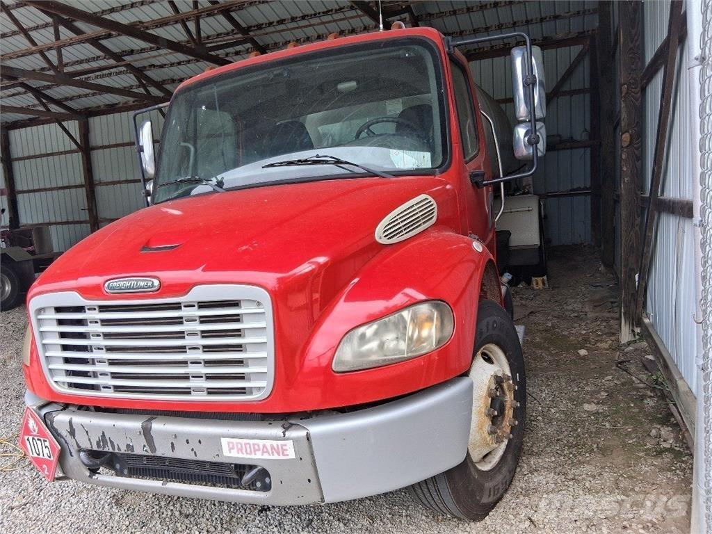 Freightliner M2 Drugi tovornjaki