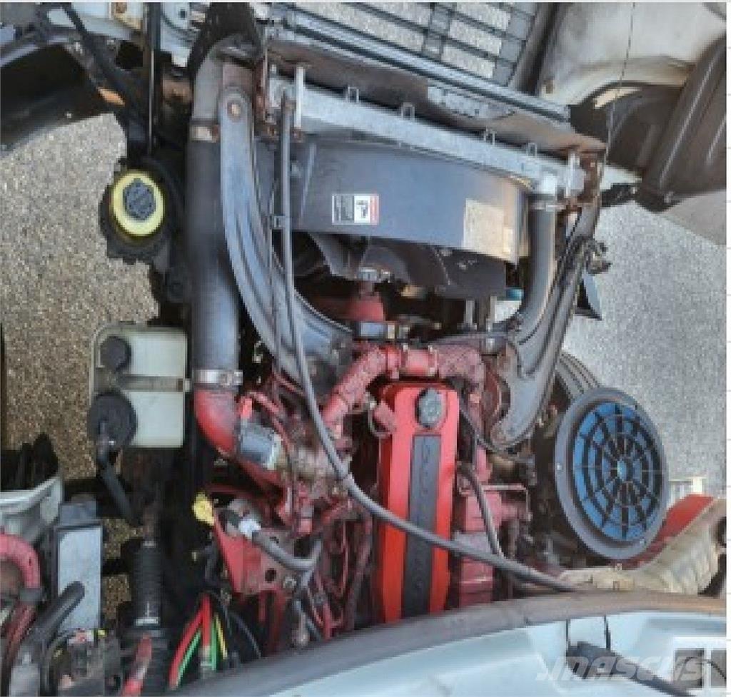 Freightliner M2 Tovornjaki zabojniki