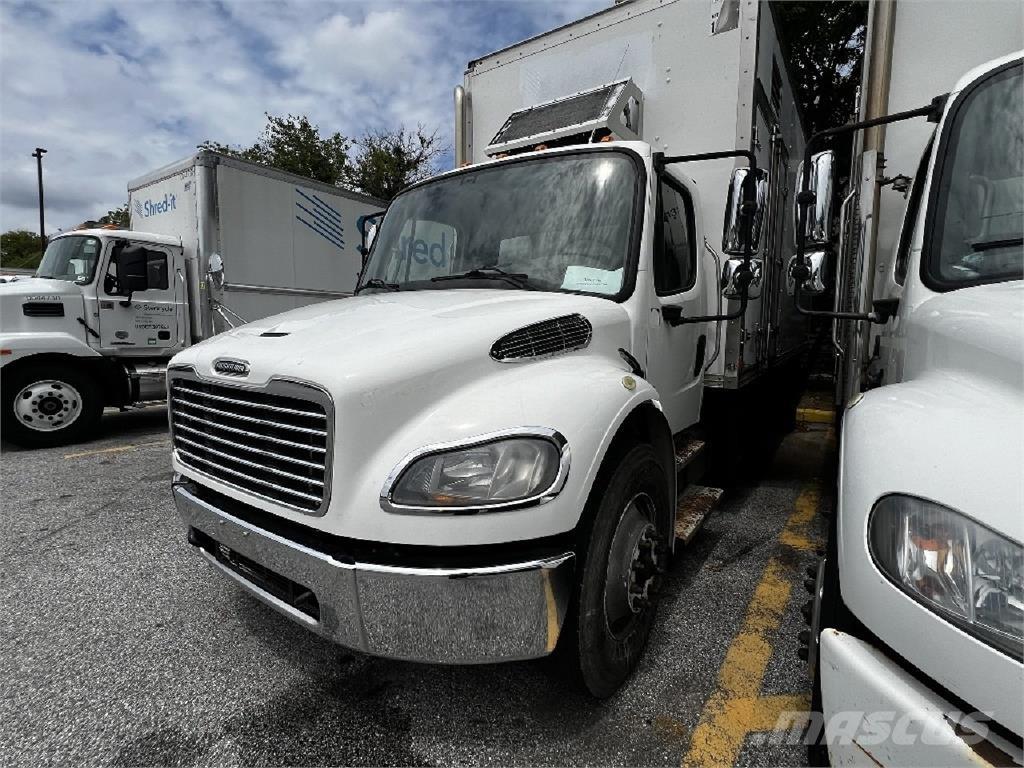 Freightliner M2-106 Tovornjaki zabojniki