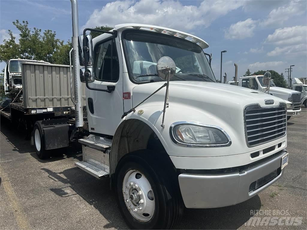 Freightliner M2 106 Vlačilci