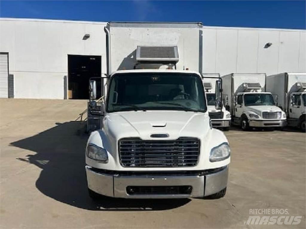Freightliner M2-106 Tovornjaki zabojniki