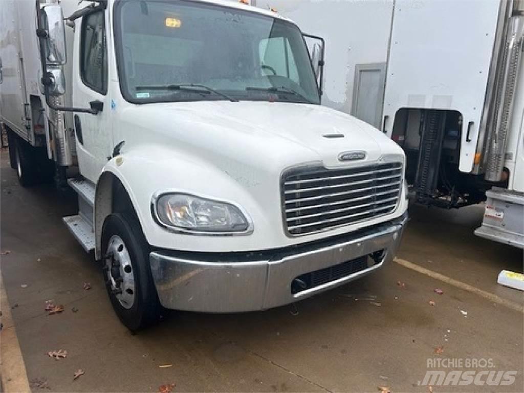 Freightliner M2-106 Tovornjaki zabojniki