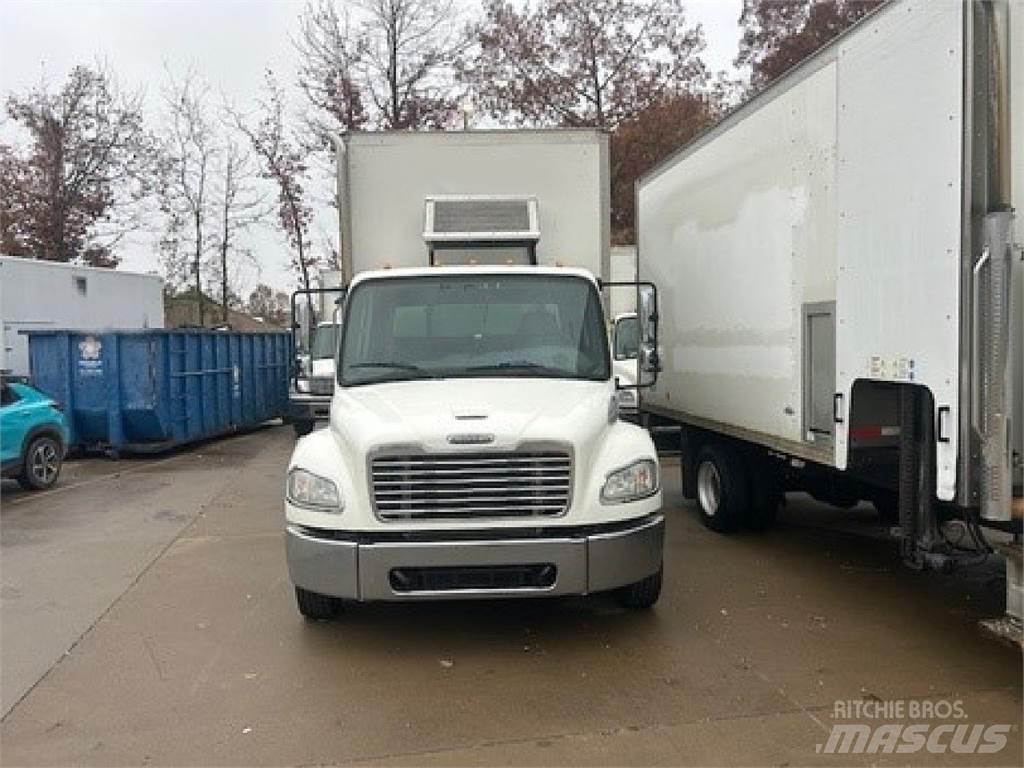 Freightliner M2-106 Tovornjaki zabojniki