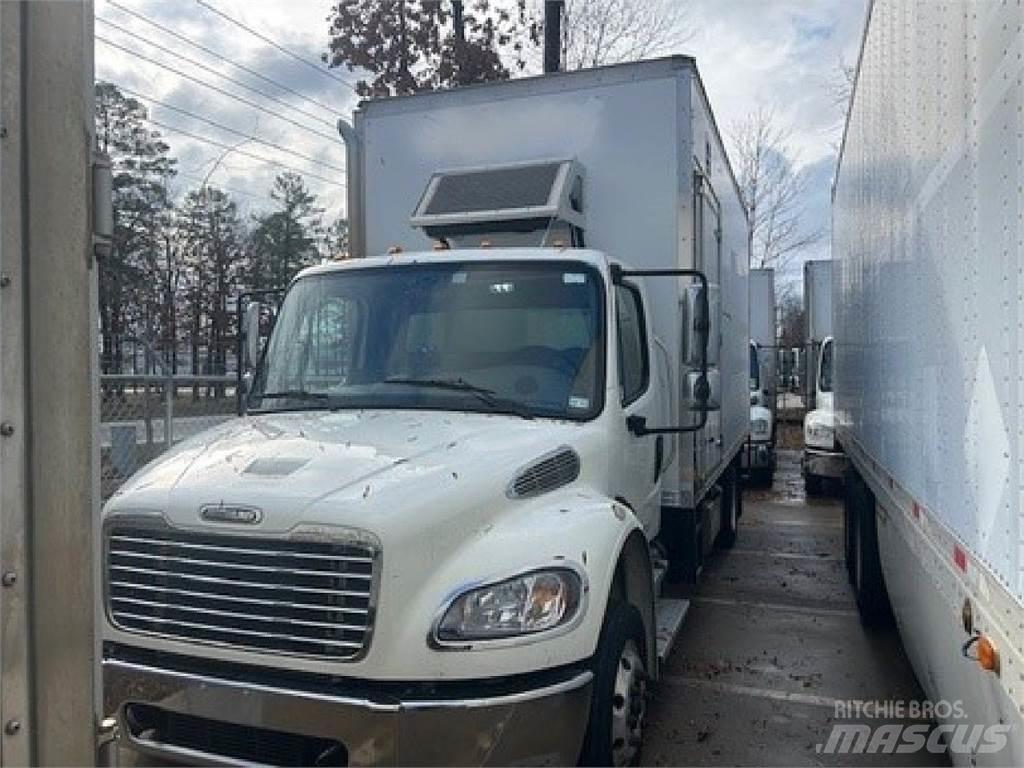 Freightliner M2-106 Tovornjaki zabojniki