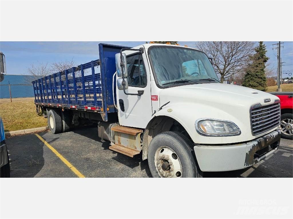 Freightliner M2 106 Tovornjaki s kesonom/platojem