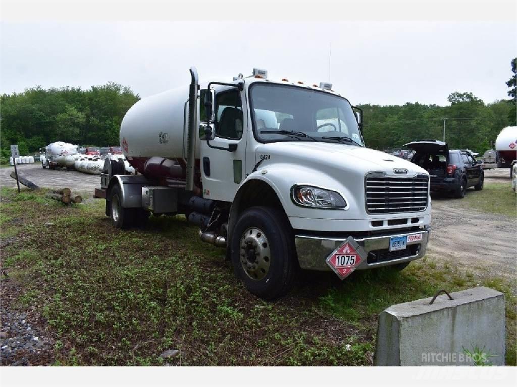 Freightliner M2-106 Drugi tovornjaki