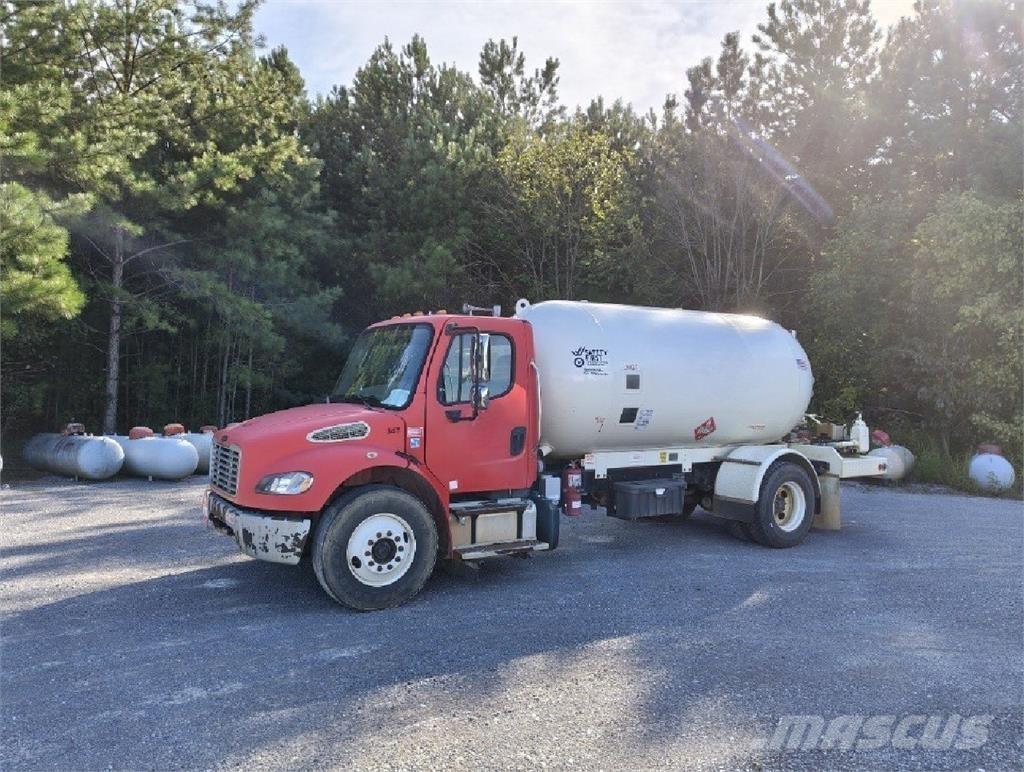 Freightliner M2 106 Drugi tovornjaki