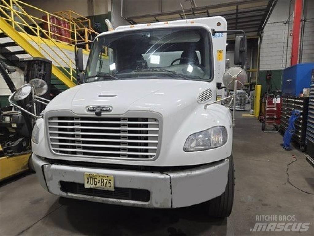 Freightliner M2106 Tovornjaki za prevoz pijač