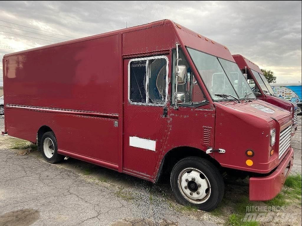Freightliner MT45 Zabojni kombi